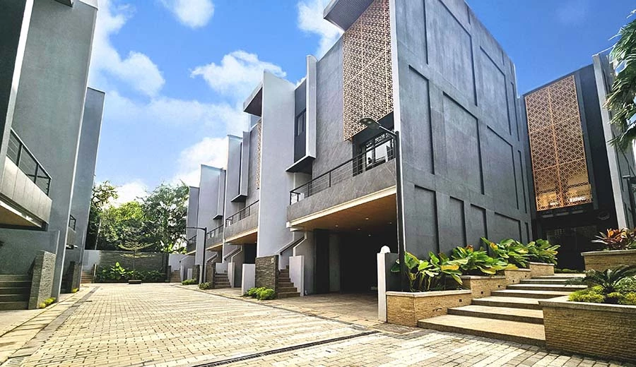 Luxe Court Permata Hijau